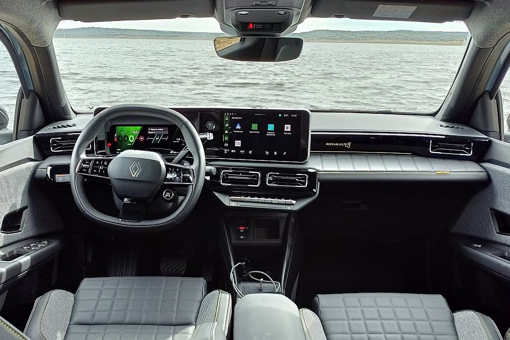 Renault 4 E-Tech elétrico