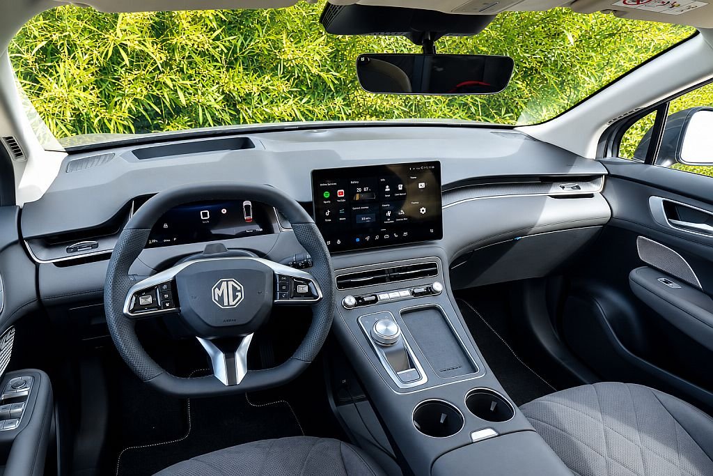 MG S6 EV Performance AWD
